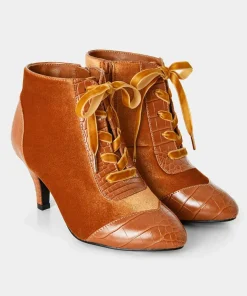 Sweet Song Velvet Bootees